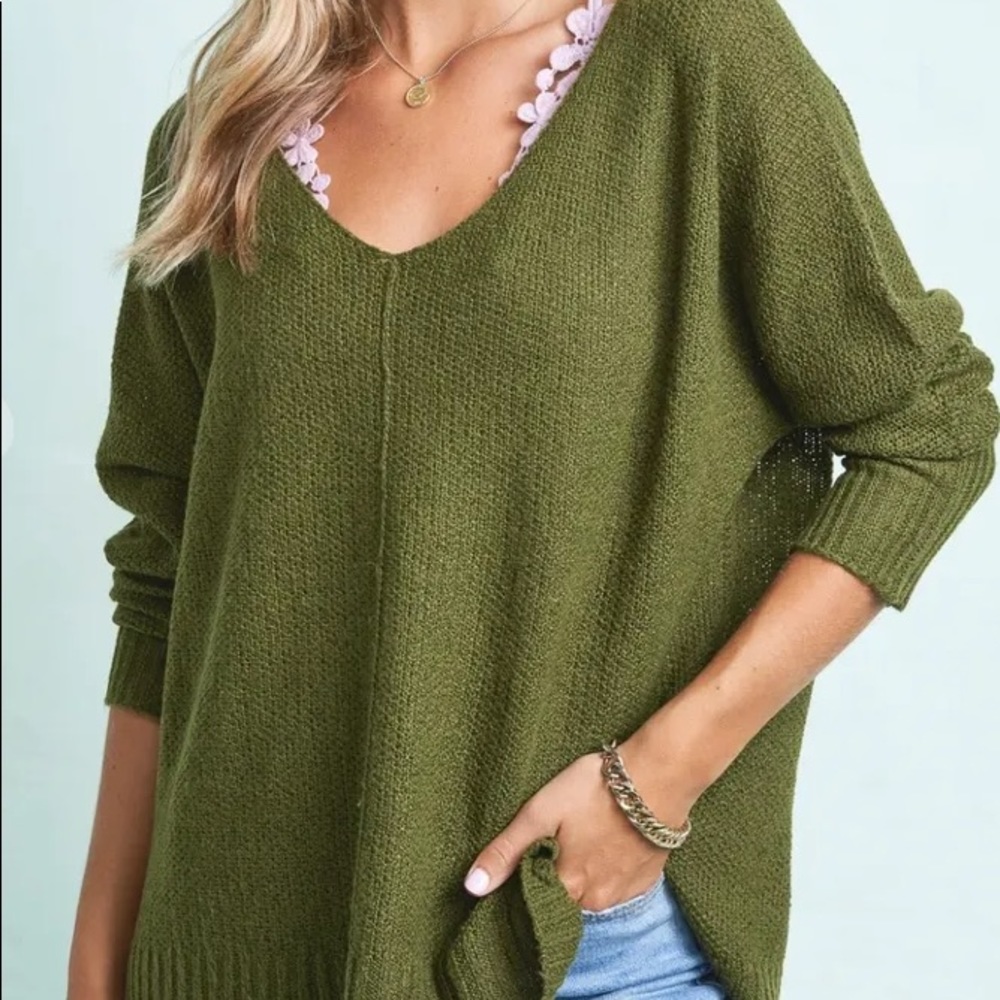 NWT Very soft Olive sweater Easy to wear Relaxed fit High low hem with side slit